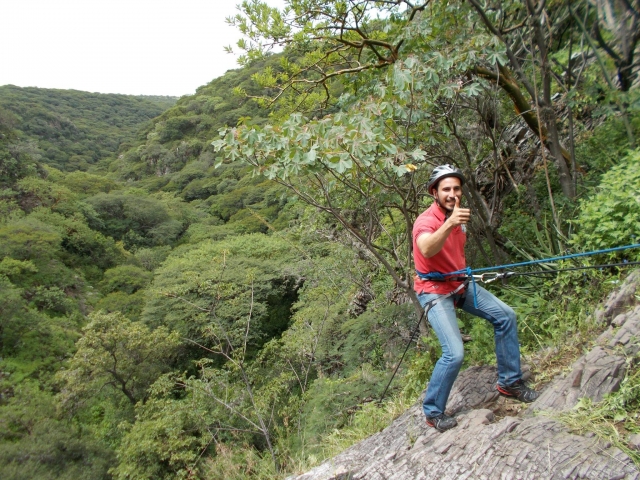 Aprendiendo a hacer rappel